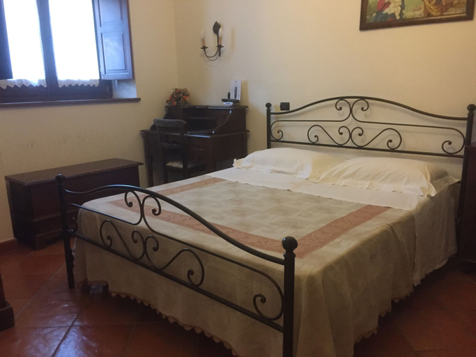 Bedroom 2, Agriturismo La Sorgente, Isernia