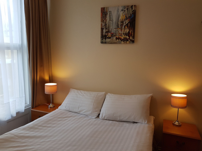 Bedroom 2, Royal Windsor Holiday Apartments, Blackpool