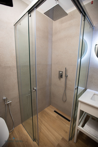 Bathroom 4, Delight Hotel, Sarandës