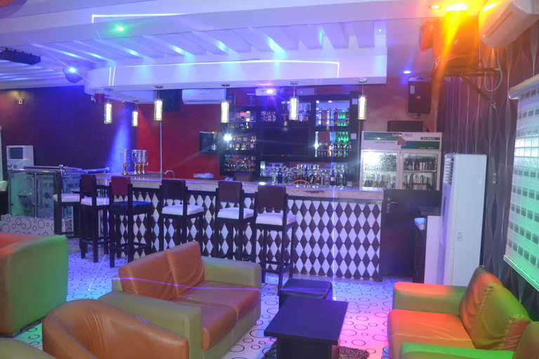 Food & Drinks 4, Mac Dove Lounge & Suites, Mainland