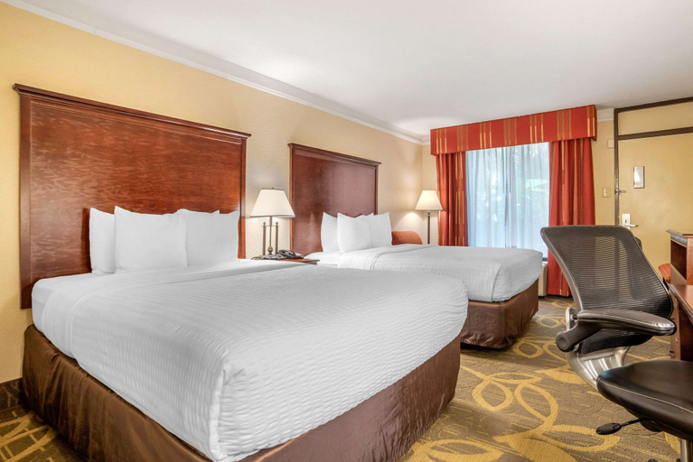Bedroom 3, Clarion Inn and Conference Center, Ascension