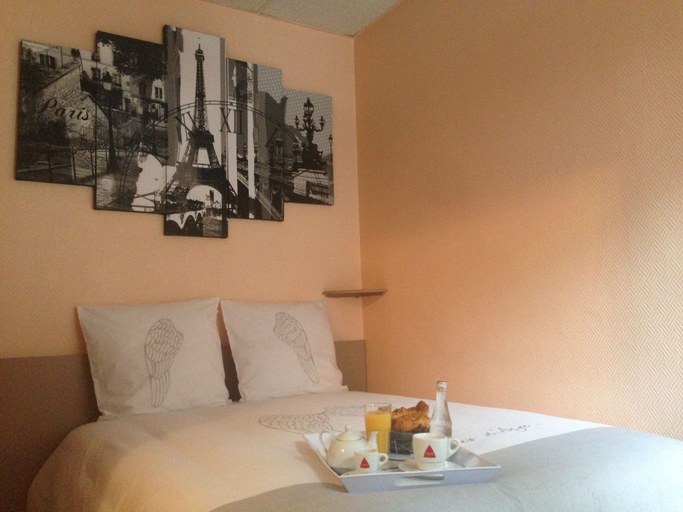 Bedroom 3, Au Cadran Bleu, Hauts-de-Seine