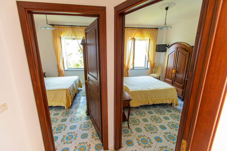 Bedroom 3, Nido degli Dei, Napoli