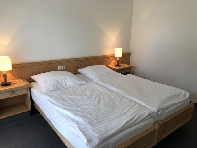 Bedroom 4, Landgasthaus Fischer, Schaumburg