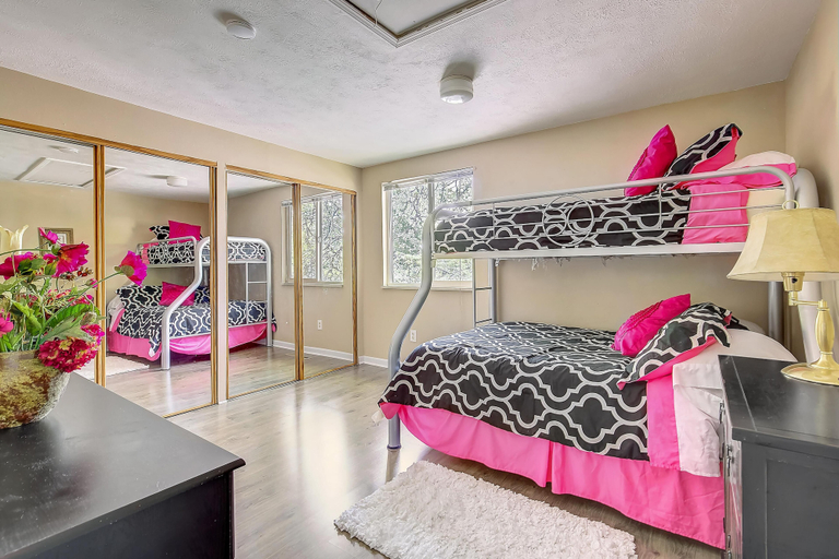 Bedroom 1, Ideally Located Westminster Home - Sleeps 13, Jefferson