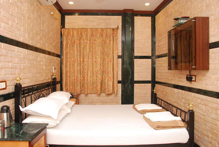 Bedroom 2, Hotel Hira, Mumbai City