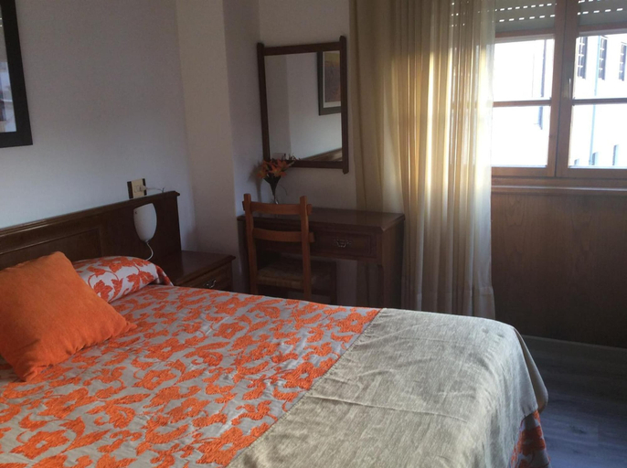 Bedroom 3, Hotel La Bilbaina, Asturias