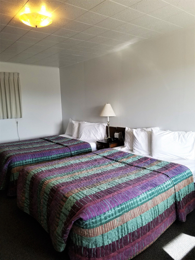Bedroom 3, Out West Motel, Umatilla