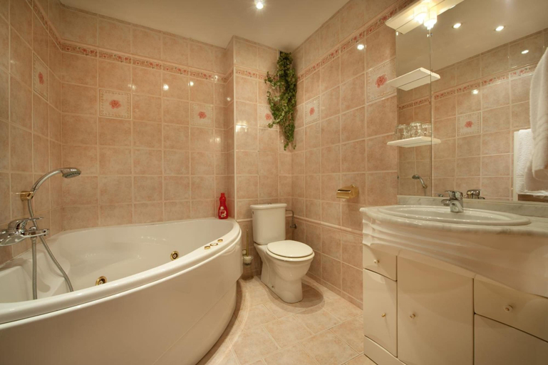 Bathroom 5, Hotel Henrietta, Praha 8
