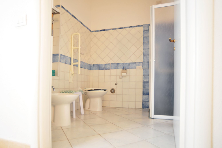 Bathroom 5, Hotel Stella Marina, Nuoro