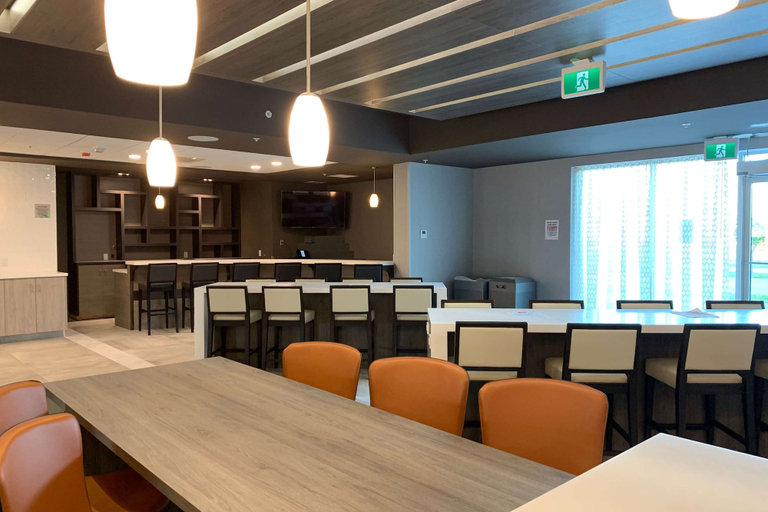 Food & Drinks 5, Wingate by Wyndham Kanata West Ottawa, Ottawa
