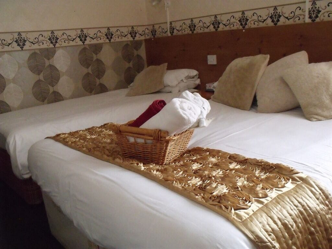 Bedroom 2, The Derby Hotel, Blackpool