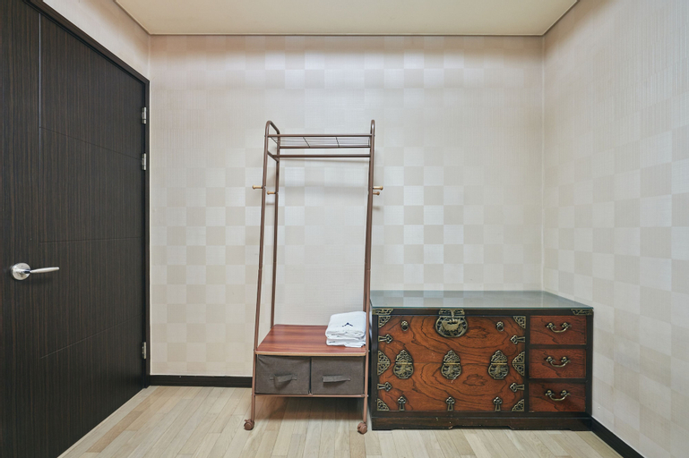 Bedroom 3, Samseong Apt City Airport, Gangnam