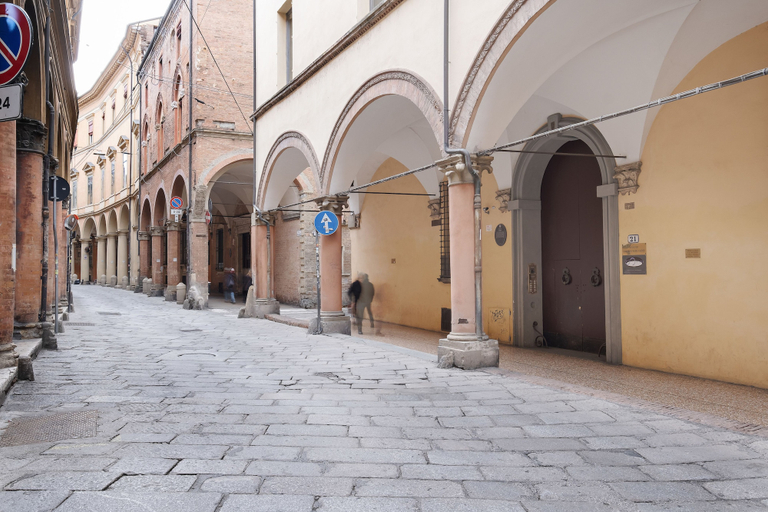 Others 3, In the Shadow of the Two Towers, Bologna