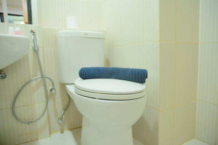 Bathroom 2, Simply Studio Room @ Annora Living Apartement Tangerang, Tangerang