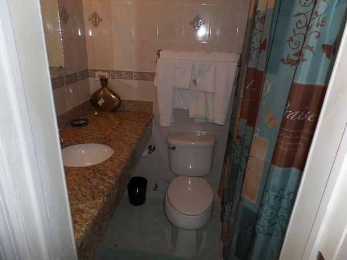 Bathroom 4, The Royal Kensington Guest House