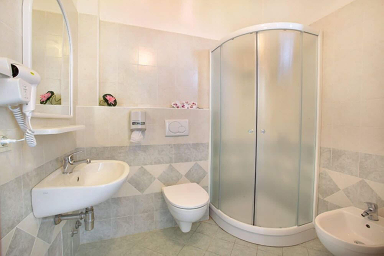 Bathroom, Hotel David, Ravenna
