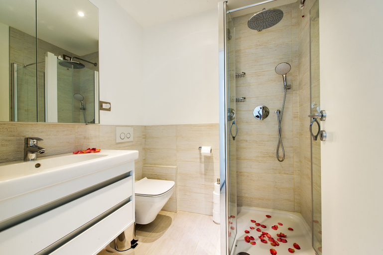 Bathroom 4, Imperiale Apartments, Como