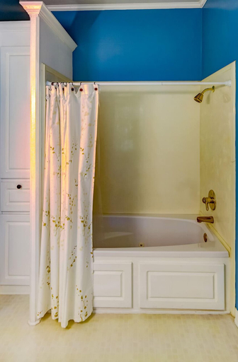 Bathroom 4, Steele Cottage, Warren
