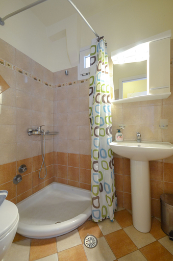 Bathroom 5, Hotel Francesca, South Aegean