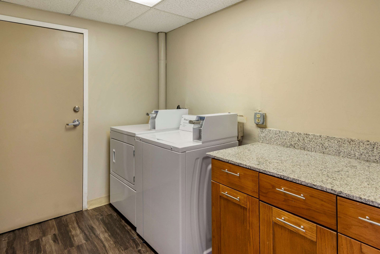 Others 5, Comfort Inn & Suites near Six Flags, Douglas