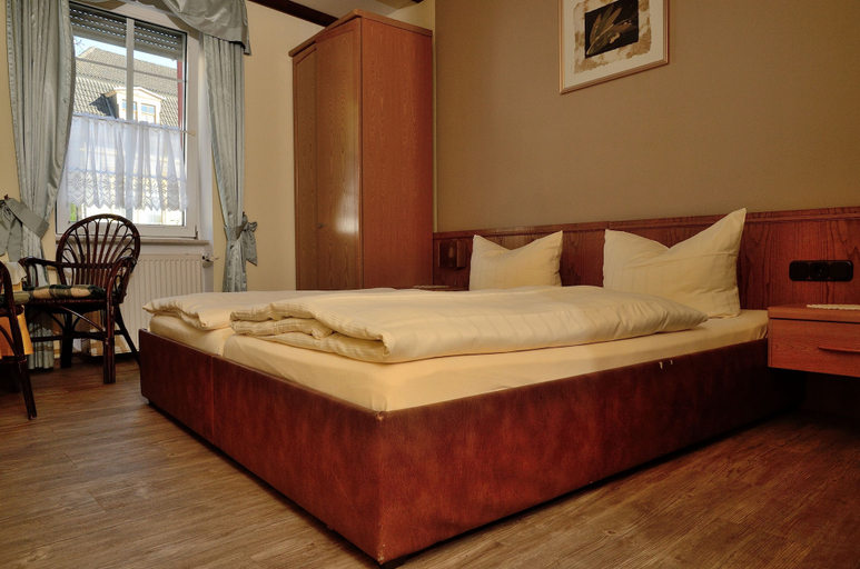 Bedroom 4, Hotel Zum Josefshof, Bernkastel-Wittlich