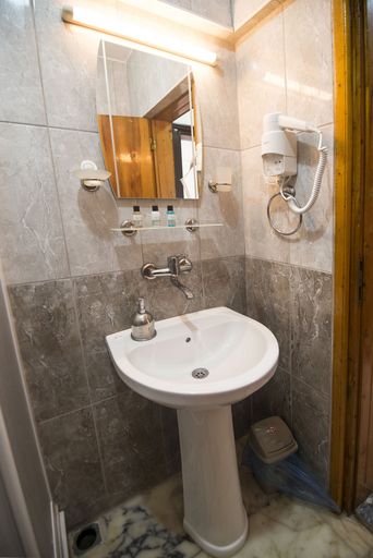 Bathroom, Hotel Paris, Ayvalık