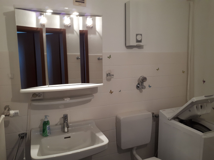 Bathroom 3, Appartement 62 qm, Central, Region Hannover