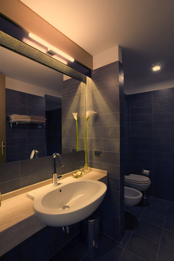 Bathroom 4, Romeo al Babuino, Rome
