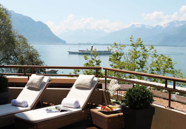 Exterior & Views 20