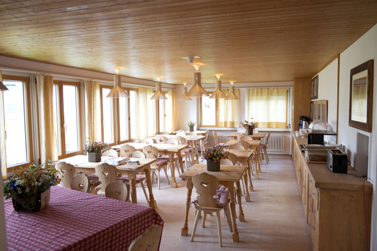 Food & Drinks 5, Chalet Speciale - Hostel, Maloja