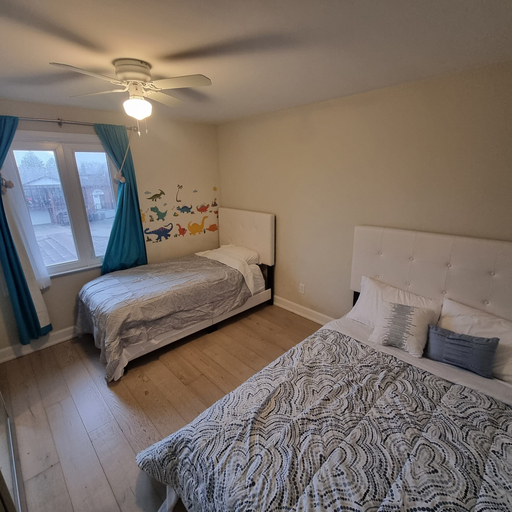 Room 3, 4 bedroom house, Toronto