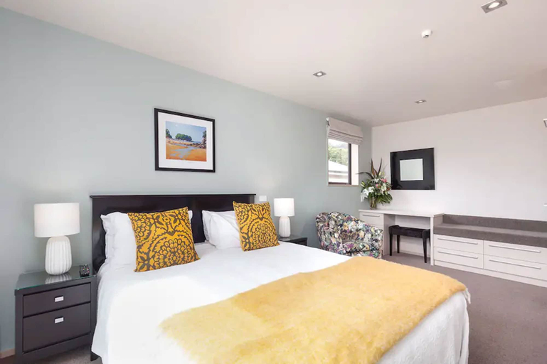 Bedroom 2, Palazzo Motor Lodge, Nelson