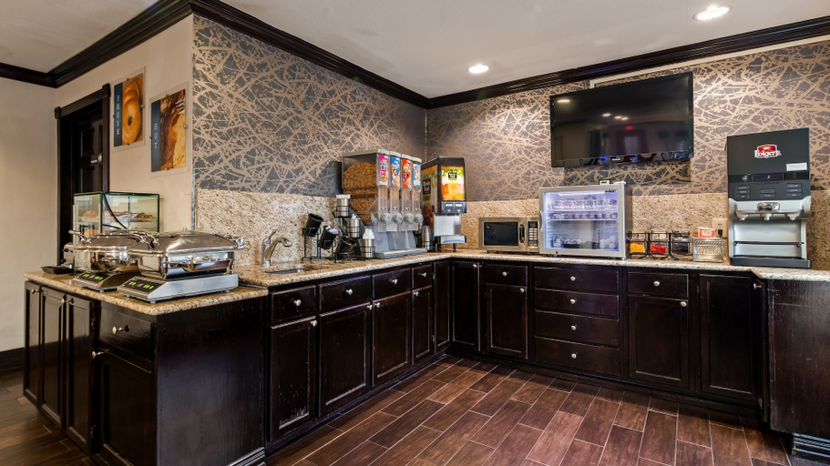 Food & Drinks 5, Quality Inn & Suites Dallas - Cityplace, Dallas