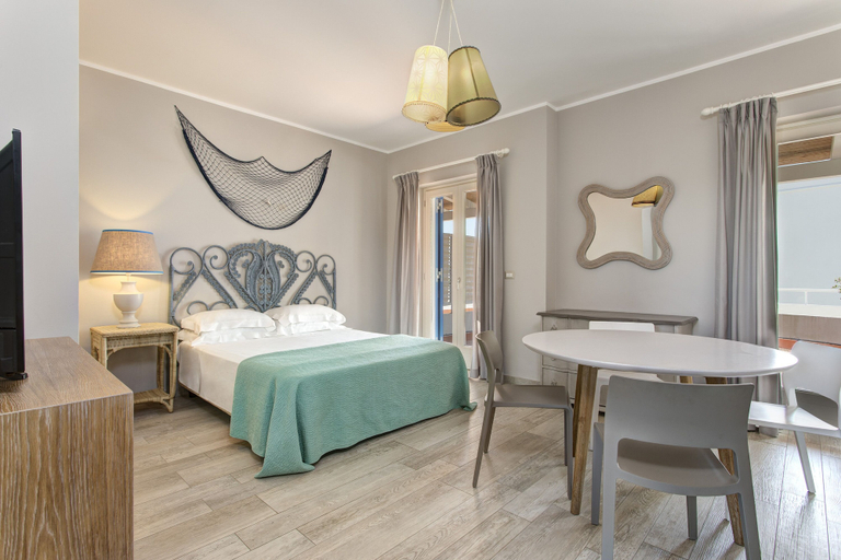 Bedroom 4, Les Sables Noirs & Spa, Messina