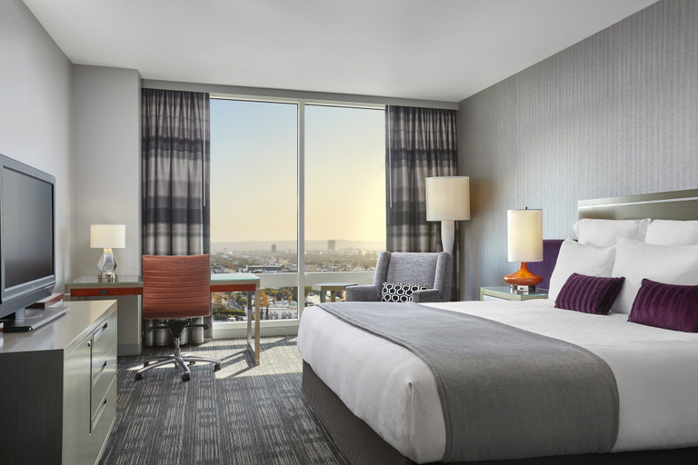Bedroom 3, Loews Hollywood Hotel, Los Angeles
