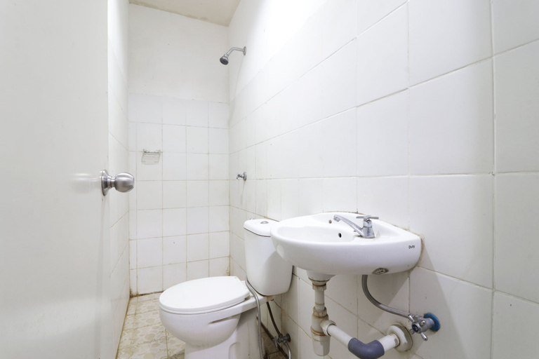 Bathroom 5, Anno Guesthouse, Makassar