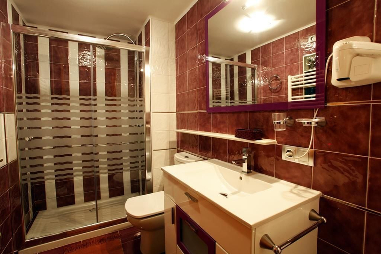 Bathroom, Apartamentos Hervasypunto, Cáceres