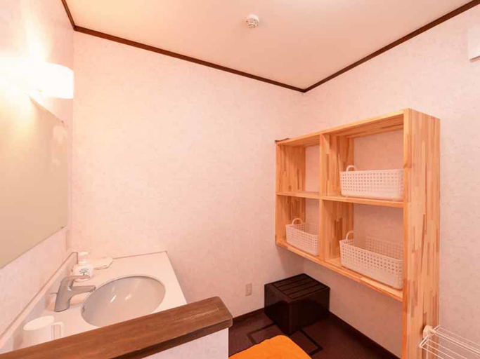 Bathroom 4, Lodge B&W, Minamiuonuma