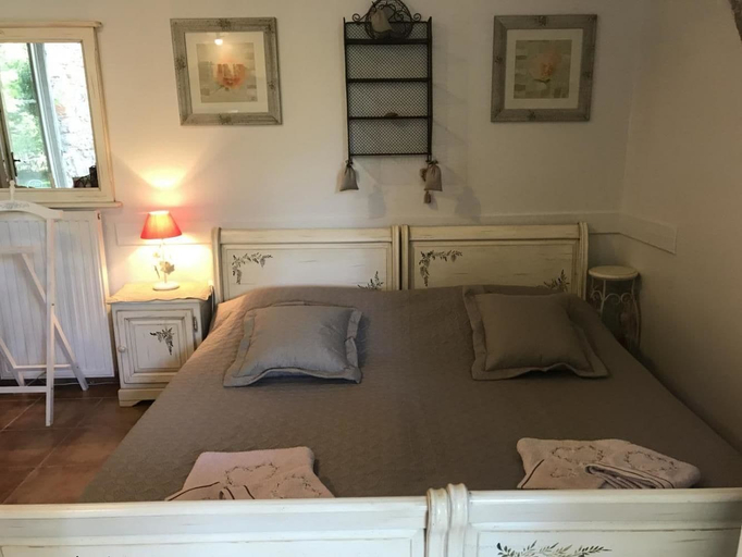 Bedroom 4, La Maisonnette de Cabanis Chambre d'Hôte, Gard