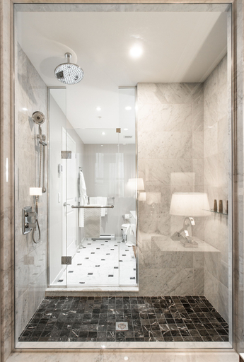Bathroom 4, Hotel Birks Montreal, Montréal