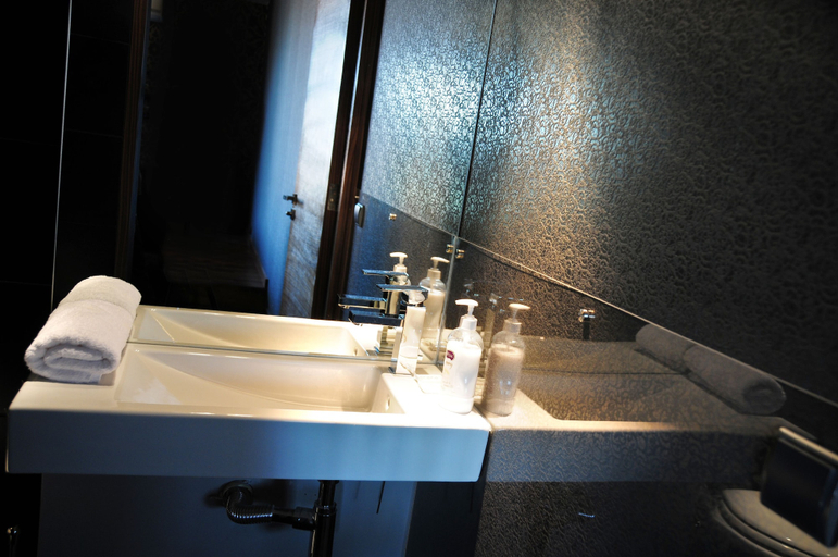 Bathroom 3, La Gioia Chic Angel Apartments, Kraków City
