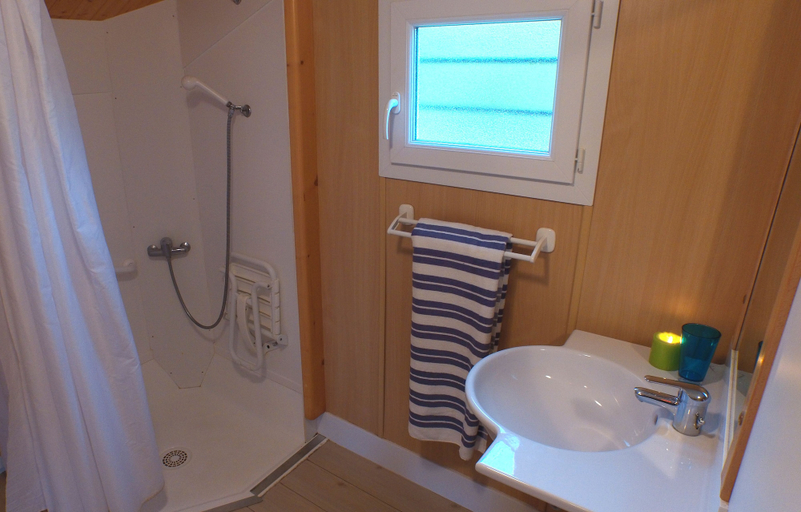 Bathroom 3, VVF Lac de Serre-Ponçon, Chorges, Hautes-Alpes