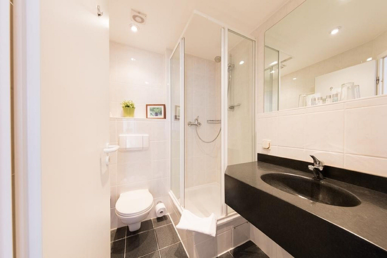 Bathroom 5, Hotel An Der Stadtmauer, Unstrut-Hainich-Kreis
