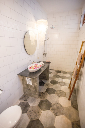 Bathroom 5, Abdi Hotel & Bungalow, Lombok