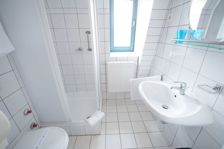 Bathroom 4, Abbázia Club Hotel Kék, Hévíz/Keszthely