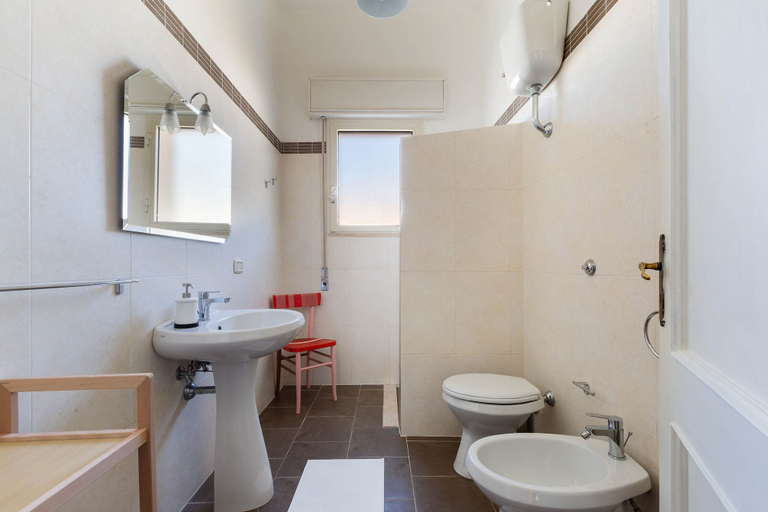 Bathroom, 2084 Villa Graziana, Taranto