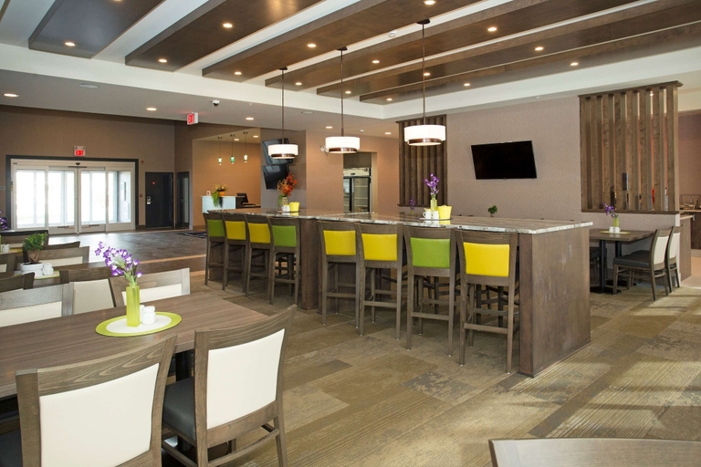 Food & Drinks 5, Wingate By Wyndham Calgary Airport, Division No. 6