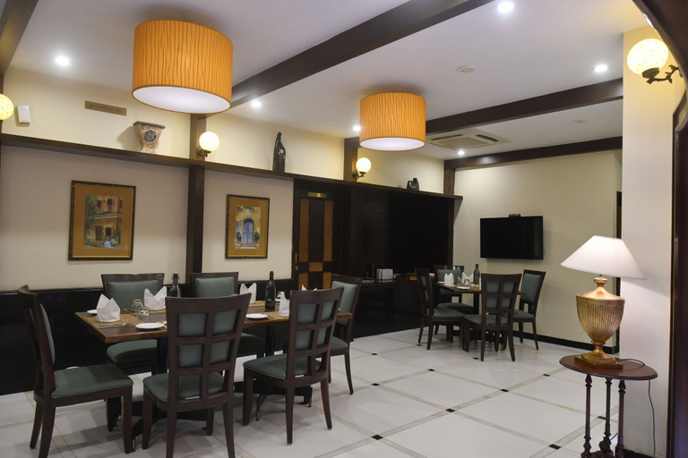 Food & Drinks 5, The Richmond, Puducherry