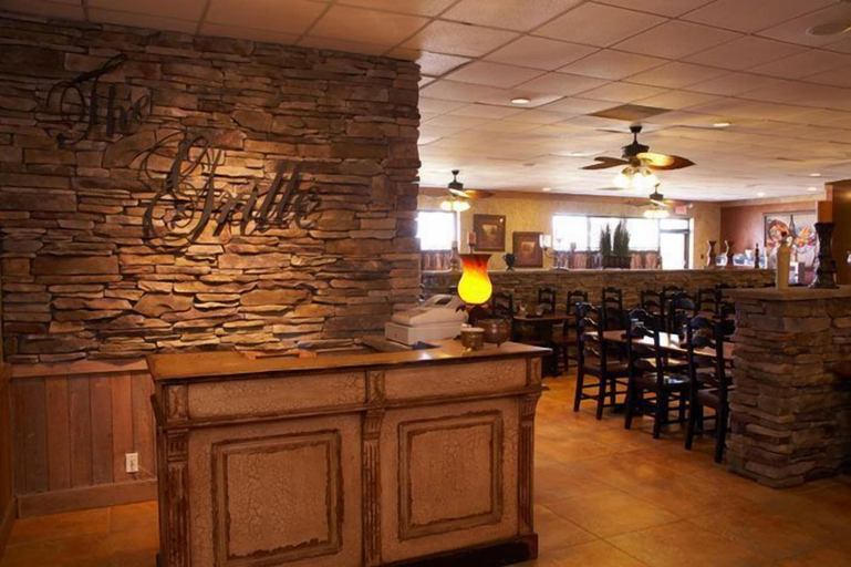 Food & Drinks 5, Northwest Inn, Woodward